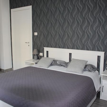 Chloe'S Rooms Каляри Екстериор снимка
